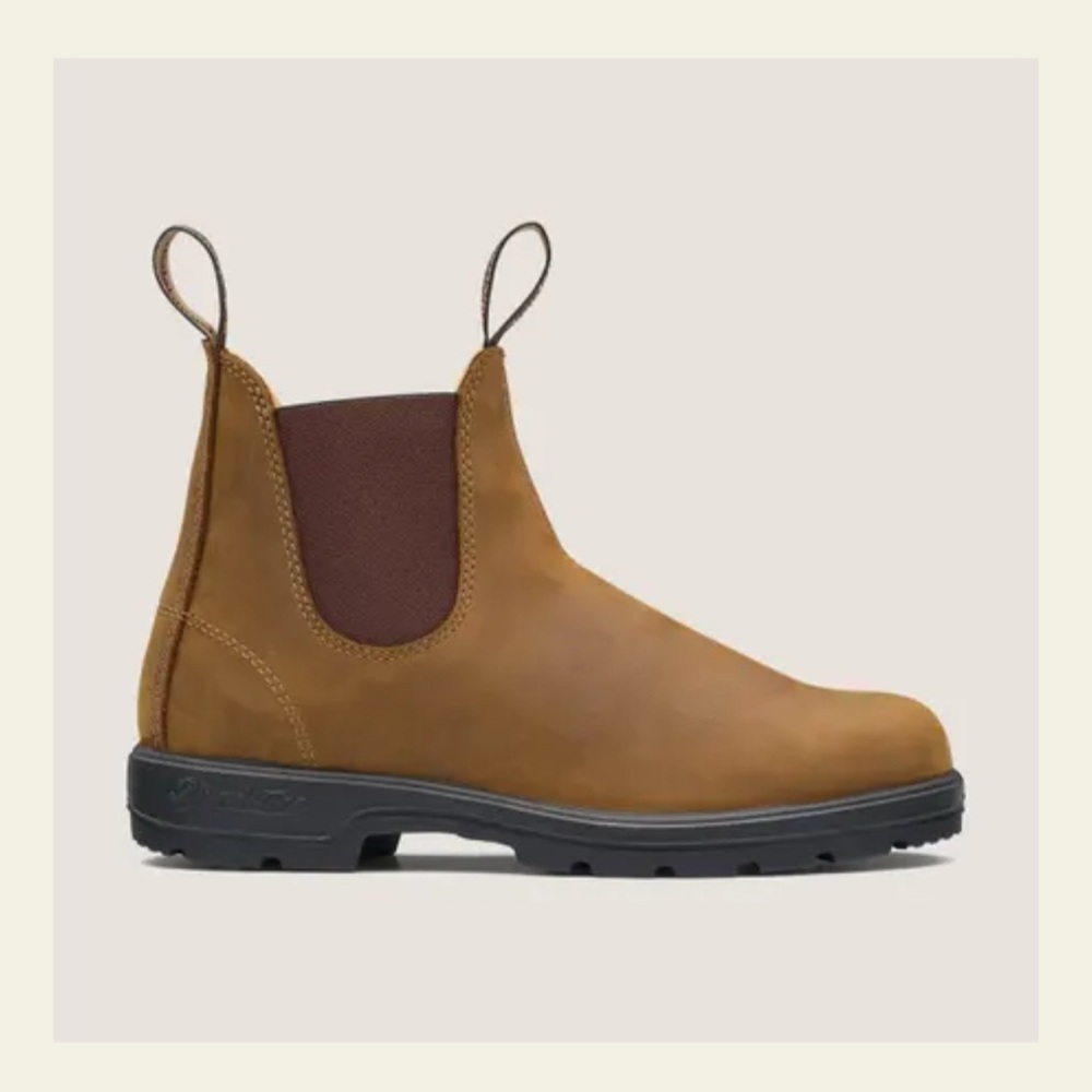 Women’s Blundstone Classic Chelsea Boots in Crazy Horse 🤎